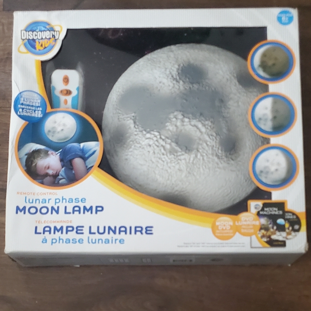 Discovery kids remote control lunar phase moon lamp + moon dvd